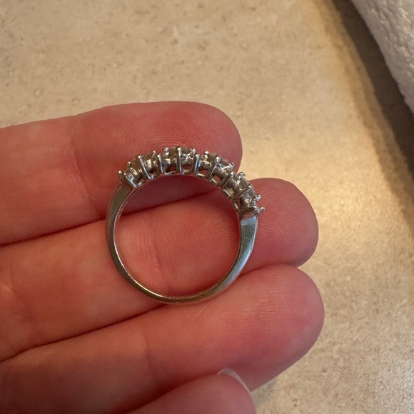 14k white gold authentic Diamond band - Picture 2 of 5